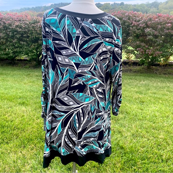 JM Collection Geo Statement Asymmetrical Plus Size Top - Picture 11 of 16